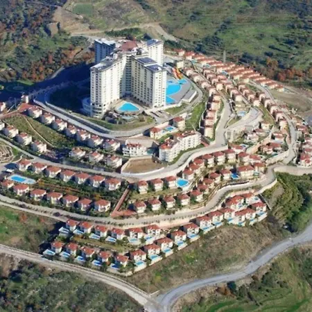 아파트 Goldcity 5-stars 2+1 *